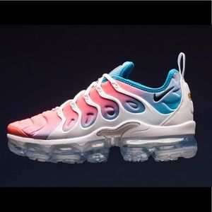Vapormax plus sneakers “pink sea”